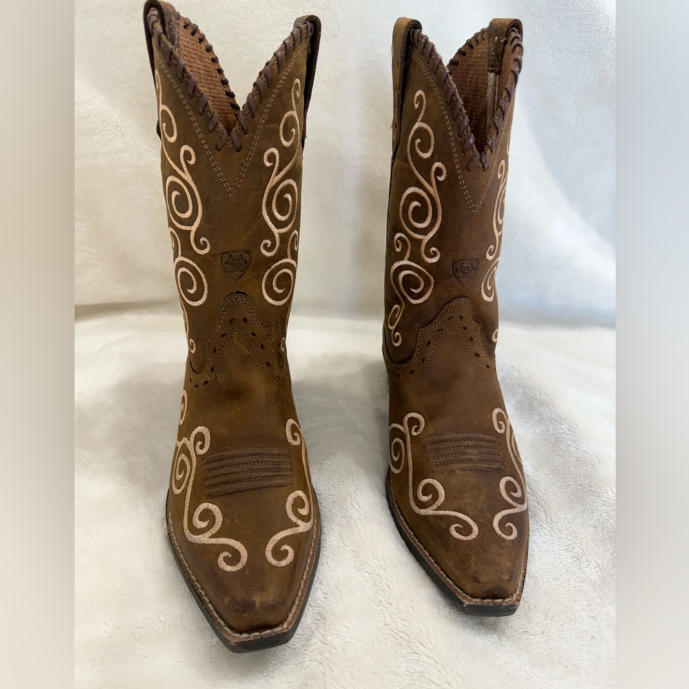 Ariat Girls Boots - Picture 2 of 9